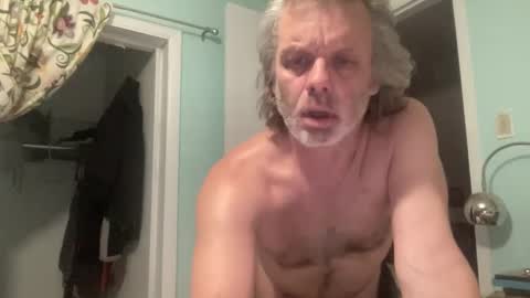 Snapshot of howlingatnothing chatting on 12/20/25, 02:40 howlingatnothing online show from 12/20/25, 02:40