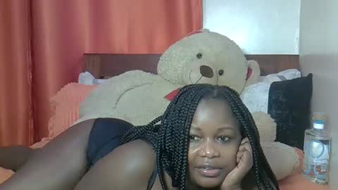 Snapshot of howt_lovee chatting on 03/01/25, 11:47 Hailey chloe online show from 03/01/25, 11:47