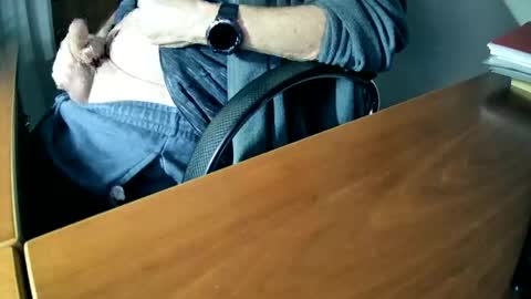 Snapshot of hpeter111 chatting on 02/23/25, 07:38 Peter online show from 02/23/25, 07:38