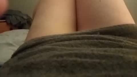 Snapshot of hrnybbwgurrll1993 chatting on 12/17/25, 06:58 hrnybbwgurrll1993 online show from 12/17/25, 06:58