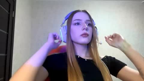 Snapshot of hrxxccvex chatting on 04/13/26, 07:52 Hikki online show from 04/13/26, 07:52