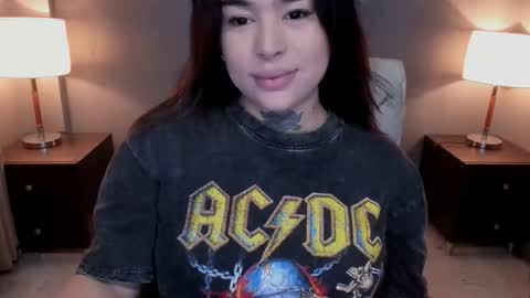 Snapshot of hubadera chatting on 10/19/25, 12:11 hubadera online show from 10/19/25, 12:11