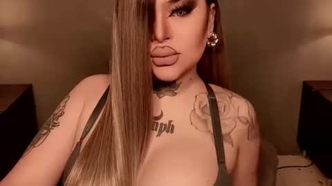 Snapshot of hubadera chatting on 11/10/25, 12:42 hubadera online show from 11/10/25, 12:42