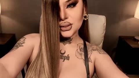 Snapshot of hubadera chatting on 11/28/25, 04:26 hubadera online show from 11/28/25, 04:26