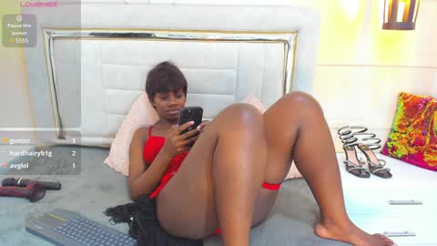 Snapshot of huddah_cam chatting on 12/30/24, 03:02 huddah online show from 12/30/24, 03:02