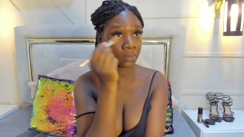 Snapshot of huddah_cam chatting on 01/16/25, 11:26 huddah online show from 01/16/25, 11:26