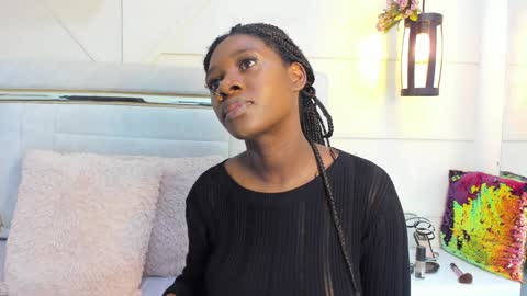 Snapshot of huddah_cam chatting on 02/06/25, 11:43 huddah online show from 02/06/25, 11:43