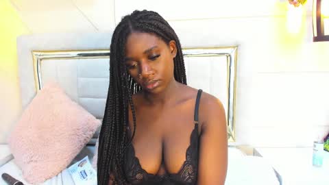 Snapshot of huddah_cam chatting on 02/15/25, 02:22 huddah online show from 02/15/25, 02:22