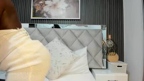 Snapshot of huddah_cam chatting on 10/28/25, 11:14 huddah online show from 10/28/25, 11:14