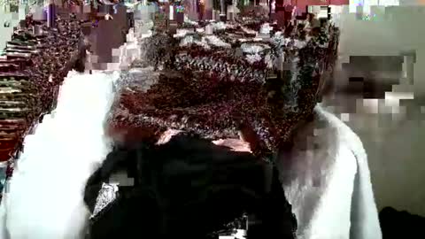 Snapshot of hug_me chatting on 01/09/26, 12:30 Keanu online show from 01/09/26, 12:30