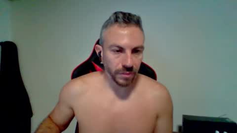 Snapshot of huge__cumshot chatting on 09/30/25, 02:44 huge__cumshot online show from 09/30/25, 02:44