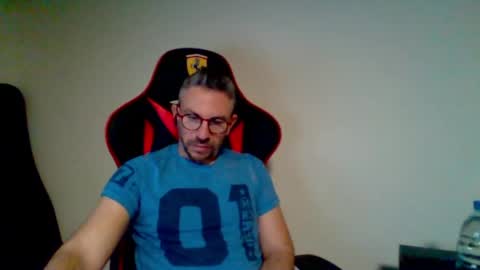 Snapshot of huge__cumshot chatting on 03/31/26, 06:08 huge__cumshot online show from 03/31/26, 06:08