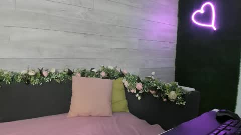 Erin online show from 12/02/24, 04:09