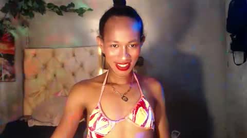 hugecock_caramel online show from 04/16/26, 07:42