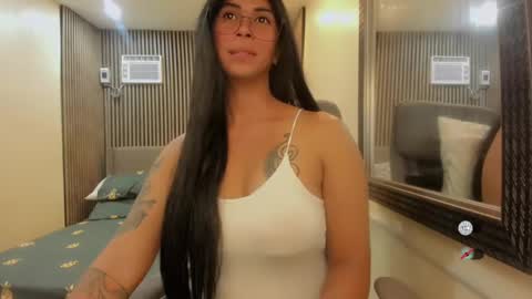 Snapshot of hugecockgoddessxxx chatting on 01/05/25, 06:35 Queen karen grey online show from 01/05/25, 06:35