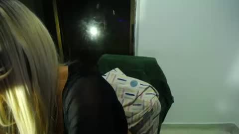 Snapshot of hugedaneska chatting on 01/24/25, 08:34 Danezka online show from 01/24/25, 08:34