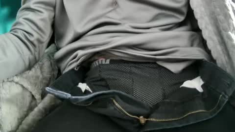 hugepecker131 online show from 12/31/24, 03:09