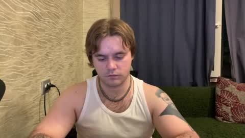 Snapshot of hugo__brad chatting on 04/27/26, 07:34 Hugo online show from 04/27/26, 07:34