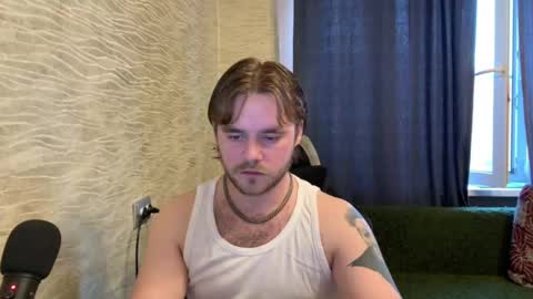 Snapshot of hugo__brad chatting on 05/21/26, 05:53 Hugo online show from 05/21/26, 05:53