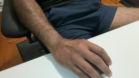 Snapshot of hugo_bulls chatting on 03/20/26, 08:52 HunkyLover online show from 03/20/26, 08:52
