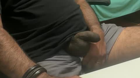 Snapshot of hugo_bulls chatting on 04/21/26, 11:27 HunkyLover online show from 04/21/26, 11:27