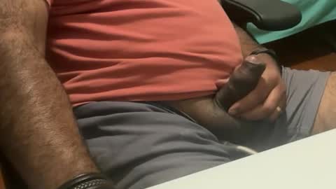 Snapshot of hugo_bulls chatting on 04/26/26, 09:51 HunkyLover online show from 04/26/26, 09:51