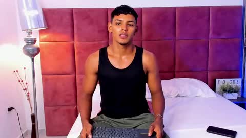 Snapshot of hugo_cano chatting on 09/15/25, 08:53 Hugo Cano online show from 09/15/25, 08:53