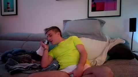 Hugo online show from 02/01/25, 07:55