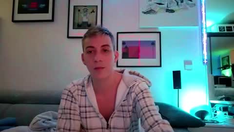 Hugo online show from 03/02/25, 03:48