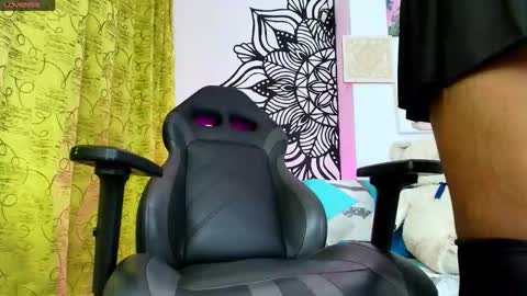 Snapshot of huila97 chatting on 10/09/25, 11:25 elecktra12 online show from 10/09/25, 11:25