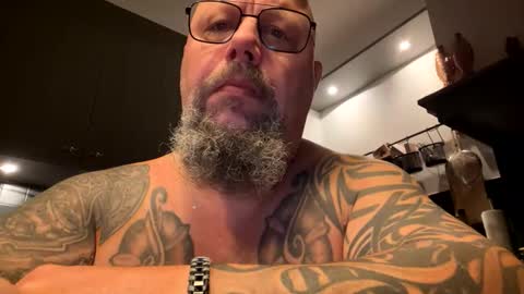 Snapshot of hukjisda chatting on 11/19/25, 05:18 hukjisda online show from 11/19/25, 05:18