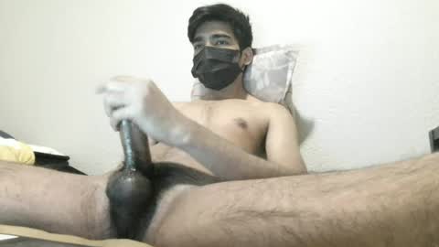 Snapshot of hulkyking1812000 chatting on 05/30/26, 02:25 hulkyking1812000 online show from 05/30/26, 02:25
