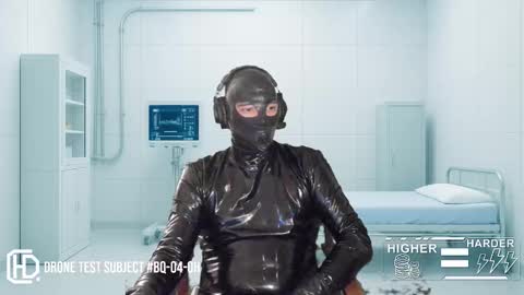 Snapshot of humandr0id chatting on 09/26/25, 06:12 Humandroid online show from 09/26/25, 06:12