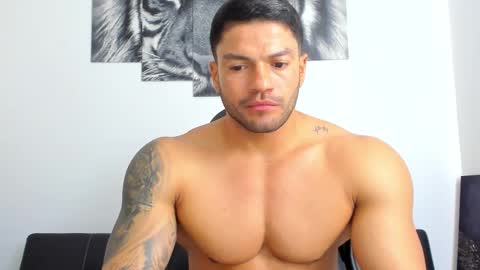 Snapshot of humber_eli chatting on 11/07/25, 02:28 Eli online show from 11/07/25, 02:28