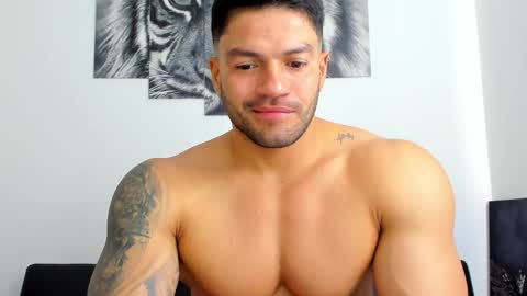 Snapshot of humber_eli chatting on 11/19/25, 01:11 Eli online show from 11/19/25, 01:11