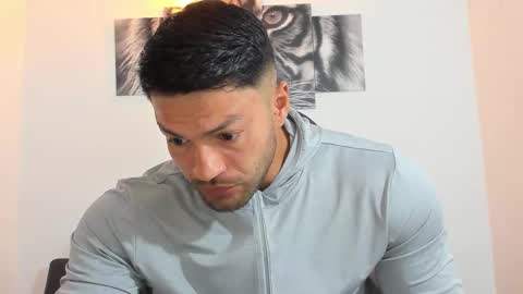 Snapshot of humber_eli chatting on 01/11/26, 11:43 Eli online show from 01/11/26, 11:43