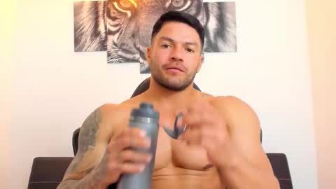 Snapshot of humber_eli chatting on 02/05/26, 01:32 Eli online show from 02/05/26, 01:32