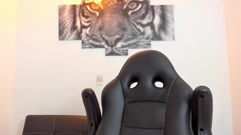 Snapshot of humber_eli chatting on 03/02/26, 11:44 Eli online show from 03/02/26, 11:44