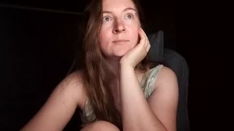 Snapshot of humpygrey chatting on 06/22/26, 06:05 HumpyGrey online show from 06/22/26, 06:05