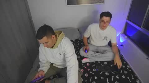 Snapshot of hun_damer chatting on 09/18/25, 01:51 hun_damer online show from 09/18/25, 01:51