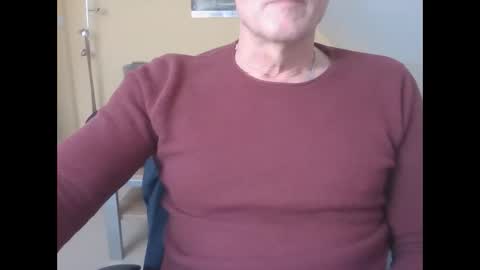 Snapshot of hundeleine chatting on 02/28/25, 10:41 hundeleine online show from 02/28/25, 10:41