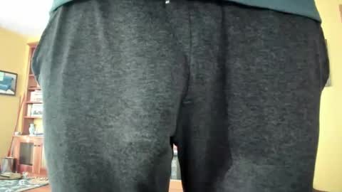 Snapshot of hung_hot_fit10 chatting on 12/24/24, 05:55 Big uncut cock dripping online show from 12/24/24, 05:55