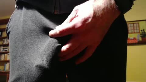 Snapshot of hung_hot_fit10 chatting on 01/08/25, 05:37 Big uncut cock dripping online show from 01/08/25, 05:37