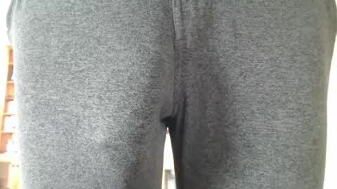 Snapshot of hung_hot_fit10 chatting on 02/11/25, 06:33 Big uncut cock dripping online show from 02/11/25, 06:33