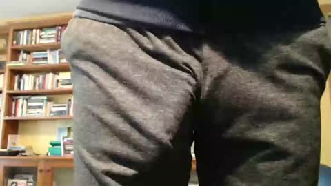 Snapshot of hung_hot_fit10 chatting on 03/01/25, 12:28 Big uncut cock dripping online show from 03/01/25, 12:28