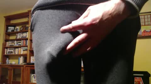 Snapshot of hung_hot_fit10 chatting on 09/10/25, 04:34 Big uncut cock dripping online show from 09/10/25, 04:34