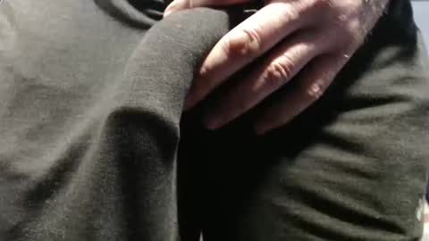 Snapshot of hung_hot_fit10 chatting on 11/07/25, 03:56 Big uncut cock dripping online show from 11/07/25, 03:56