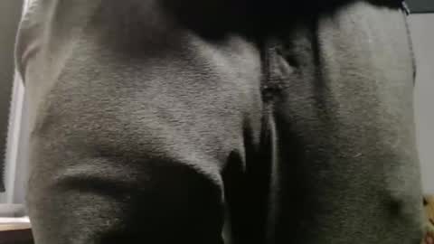 Snapshot of hung_hot_fit10 chatting on 11/13/25, 01:59 Big uncut cock dripping online show from 11/13/25, 01:59