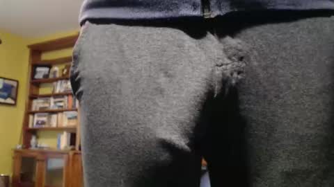 Snapshot of hung_hot_fit10 chatting on 12/05/25, 07:10 Big uncut cock dripping online show from 12/05/25, 07:10