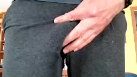 Snapshot of hung_hot_fit10 chatting on 07/11/26, 06:43 Big uncut cock dripping online show from 07/11/26, 06:43